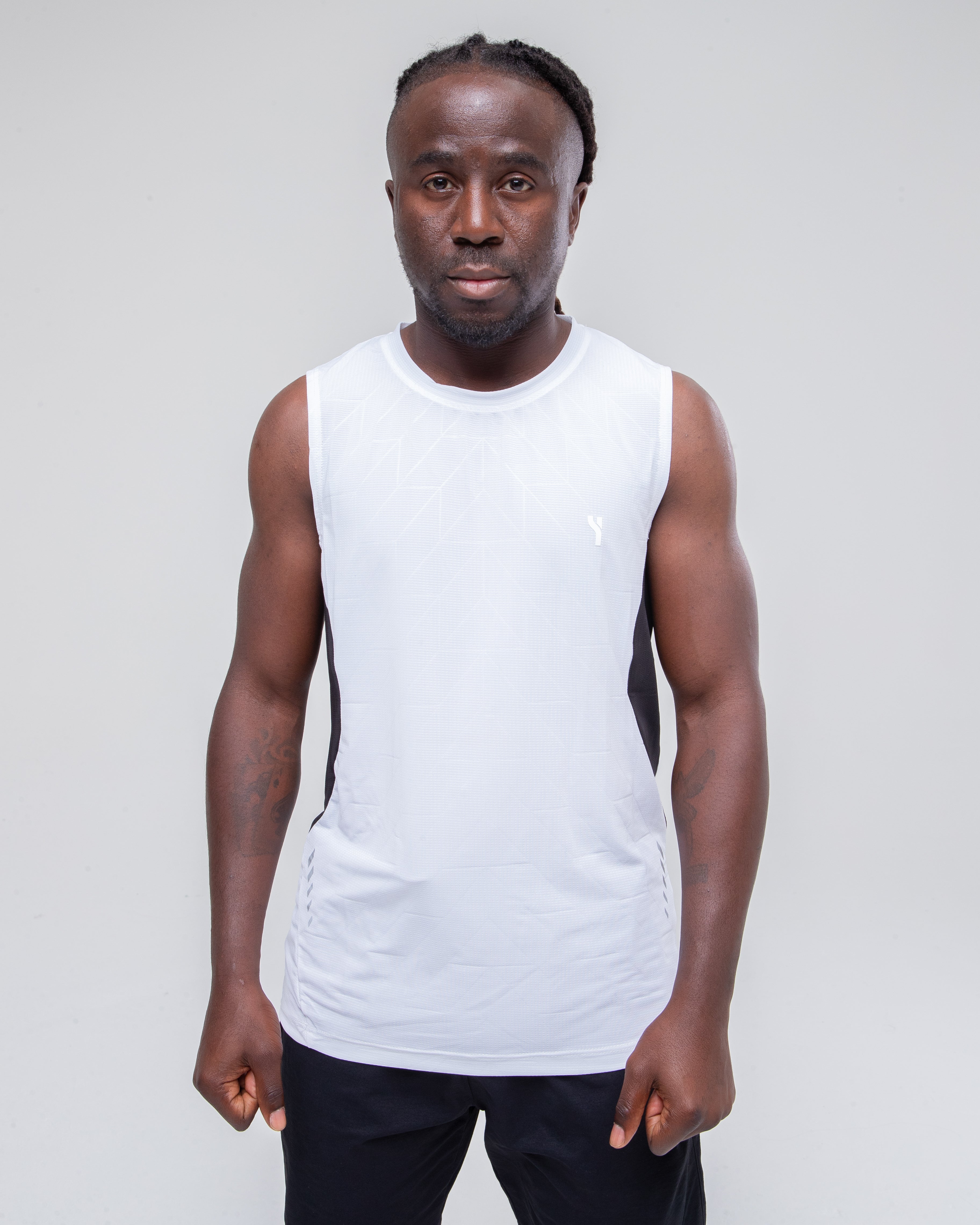 Men’s Sculpt Reflective Vest in white model shot from the front